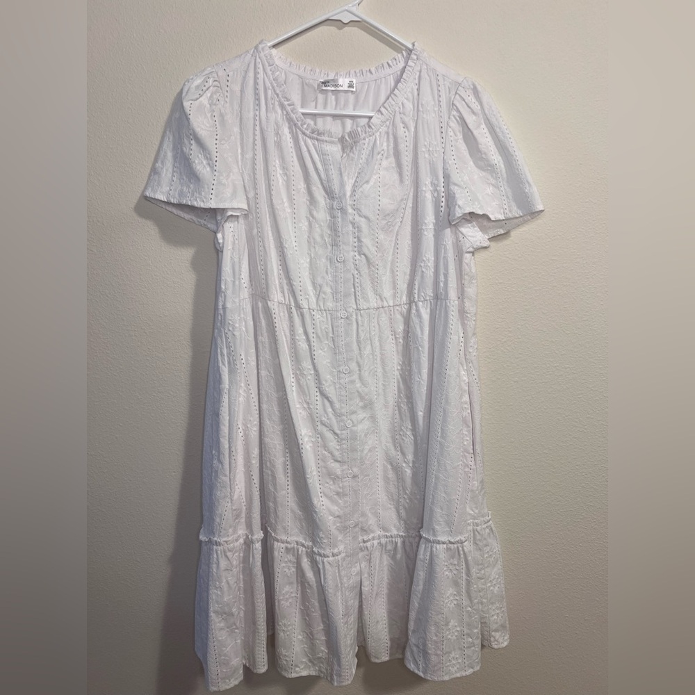 89th & Madison Crisp White Dress